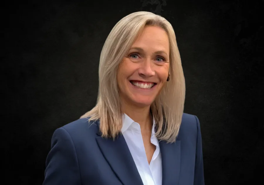 Darcy Wells headshot